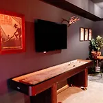 Luxury Stay Near Downtown With Speakeasy And Games