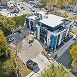 Whiskey Bent Condo In East Nash, 13 Min To Broadway, Great For Groups! Free Parking, Gym, Rooftop