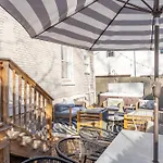 Notes Of Southern Charm - Walkable To Food & Shops