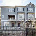 6 Mi To Broadway Nashville Townhome With Balcony!