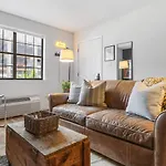 Cozy Condo By Music Row, Walk To Restaurants And Bars