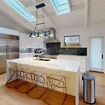 Luxury House Downtown With Private Heated Pool