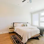 Luxury Stay Near Downtown With Speakeasy And Games