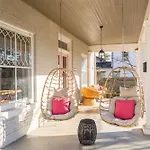 Notes Of Southern Charm - Walkable To Food & Shops