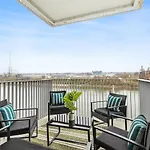 Riverfront Luxury - Walk To Downtown Broadway, Private Patio * Nashville