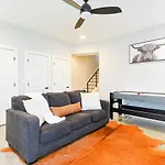Luxury Cowboy Speakeasy, Billiards 3min To Stadium Holiday home Nashville