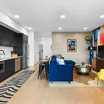 Holiday home Riverfront Luxury - Walk To Downtown Broadway, Private Patio