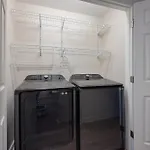 Funky Town - Walkable To Attractions Holiday home *