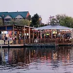 Lakeside Retreat You\'Ll Love!