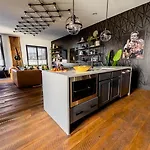 Legendary Encore - Great For Groups Holiday home
