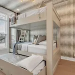 Holiday home Combined Townhome With 26 Beds - 2 Rooftops! Nashville