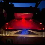 Hottub/Karaoke-10M Dt-Beg Your Parton? Dolly\'S Hm