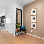 Riverfront Luxury - Walk To Downtown Broadway, Private Patio