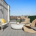 Hot Tub Views Grill Parking * Nashville