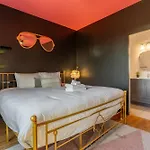 Holiday home Vivid Vocals - Rooftop Views In 12 South *