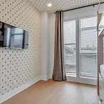 Combined Townhome With 26 Beds - 2 Rooftops! *