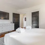 Notes Of Southern Charm - Walkable To Food & Shops Holiday home