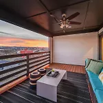 Game Balcony Backyard Near Downtown Nash Holiday home