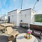 Holiday home Rooftop Hot Tub Views Parking Mins To Bway *