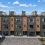 Chic Nash Townhouse Rooftop Patio And City Views