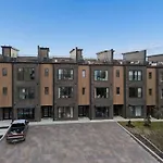 Chic Nash Townhouse Rooftop Patio And City Views