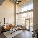 Apartment Boulevard Midtown 30ft Ceilings 1br 01 *