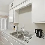 Charming Apartment With Fireplace & Dining Area