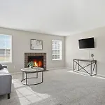 Comfortable Retreat With In-Unit Washerdryer