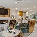 Apartment Modern Multi-level Retreat With Rooftop Hot Tub Nashville
