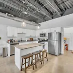 1Br Condo - King Bed - 10Mins To Broadway