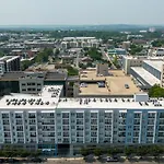 Boulevard Stays Midtown 1Br Pool Gym Parking 02