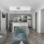 Landing Apartments - The Metropolitan