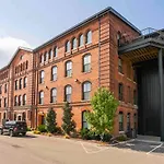 The 1865 Experience With Speakeasy, Pool & Parking