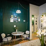 Modern 1br Just Minutes To Downtown Apartment