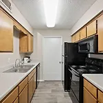 Apartment Spacious Living With Fireplace And Balcony Nashville
