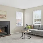 Charming With Fireplace & Dining Area *