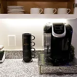 Modern 1br Just Minutes To Downtown Apartment *
