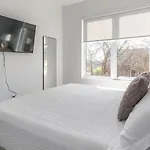 Landing Stunning 1bd Game Gym *