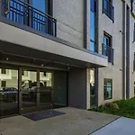 Landing Incredible Studio Gym Pool Apartment