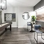 Boulevard Stays Midtown 1Br Pool Gym Parking 06