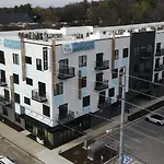 Landing Stunning 1bd Game Gym Nashville