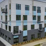 Landing Stunning 1bd Game Gym Apartment Nashville