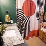 Modern 1br Just Minutes To Downtown Apartment *
