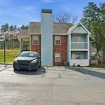 Comfortable Retreat With In-Unit Washerdryer