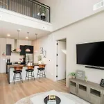 Apartment 2 Bedroom + Loft Condo, Coffee Shop In Building Nashville