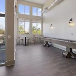 Landing Incredible 1bd Gym Clubhouse *