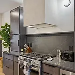 3br Townhome Rooftop Views Hot Tub & Fireplace * Nashville