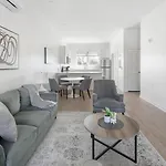 Apartment Landing Stunning 1bd Game Gym *