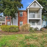 Spacious Living With Fireplace And Balcony * Nashville