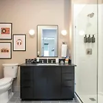 2 Bedroom + Loft Condo, Coffee Shop In Building Apartment Nashville